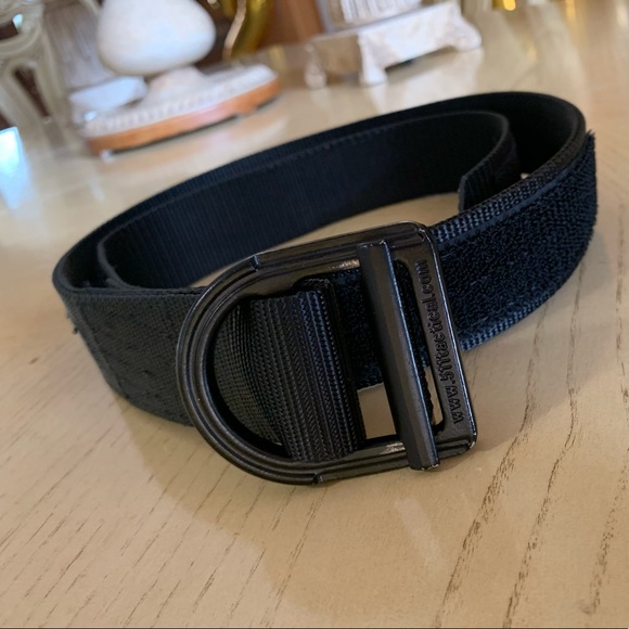 1.5” trainer belt 5.11 tactical belt size medium - Picture 3 of 3